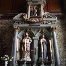 Groupe d'objets à Javené