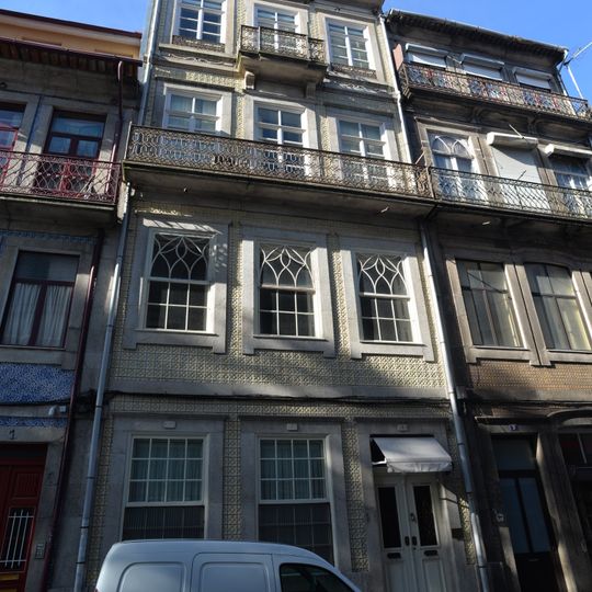 Edifício na Travessa de São Carlos, 3 a 7