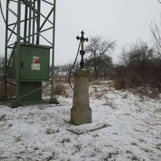 Kříž západně od Ostromeče