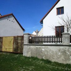 Kříž ve Veřechově v zahradě