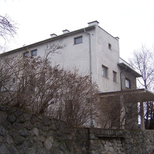 Vila L, Podtatranského 3, Bratislava
