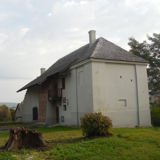 Plebania, tzw. dom opata, obecnie budynek mieszkalny , pocz