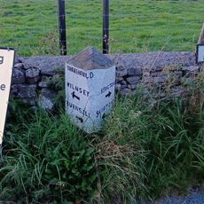 Guide post at SD 9986 6309