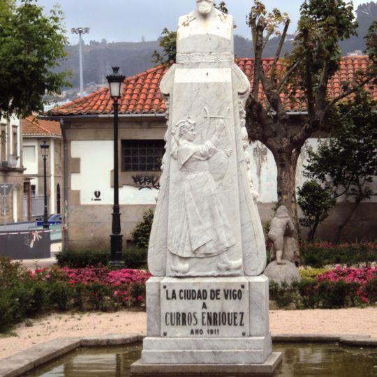 Monumento a Curros Enríquez