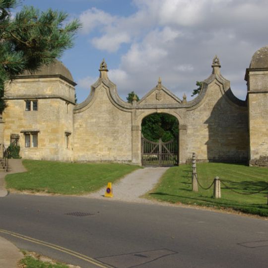 Lodges, Gates And Archway To Old Campden Manor