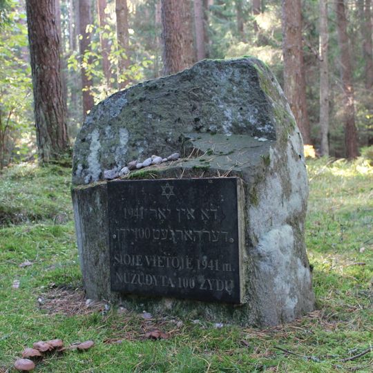 Darbėnai Holocaust site III