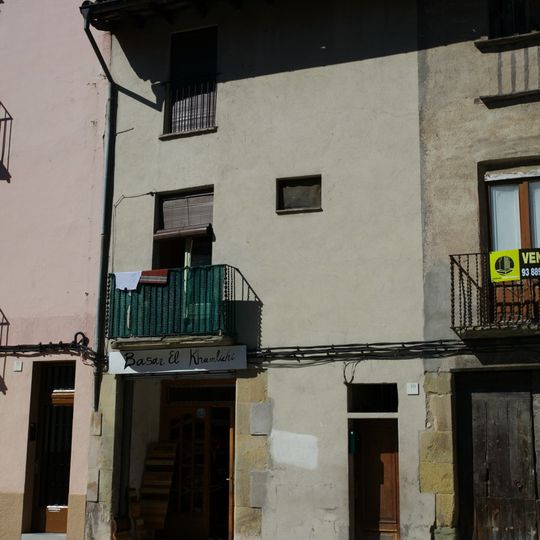 Habitatges al carrer del Remei, 8-10