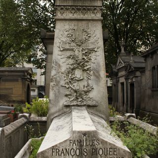 Grave of Piquée