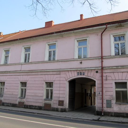 Pražská 104, 105, 106