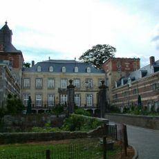 Borgharen Castle: quay walls of moat