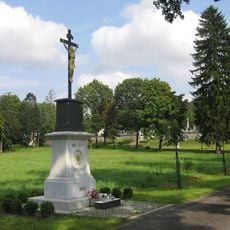 Boží muka u kostela Povýšení Sv. Kříže v Janušově - Staré Vsi