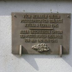 Pamětní deska obětem z května a června 1945