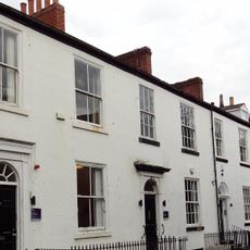 9 and 10 Queen Square