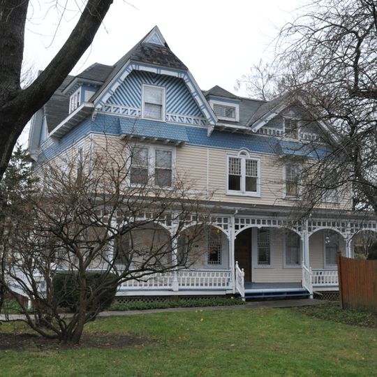 Gustavus and Sarah T. Pike House