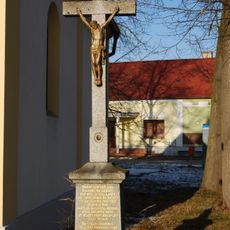 Kříž u kaple