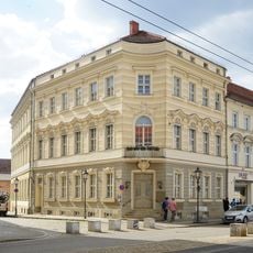 Eight Corners