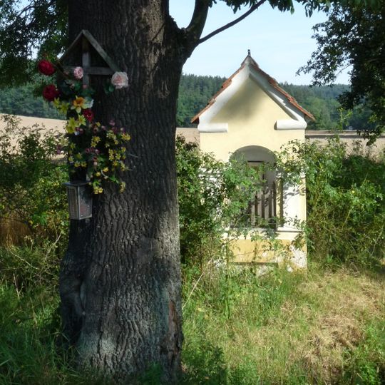 Kaplička u silnice na Roudné