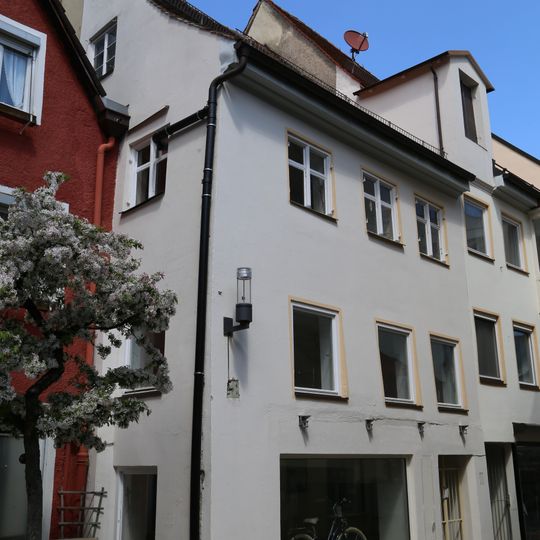 Wohn- und Geschäftshaus