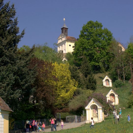 Kalvarienberg mit Kirche Gekreuzigter Heiland und Figur. hl. Veronika sowie Kap.