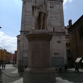 Monumento ad Alessandro Tassoni