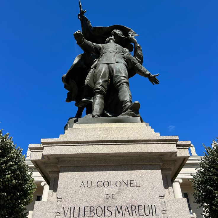 Statue de Georges de Villebois-Mareuil