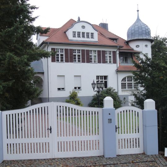 Ernst-Thälmann-Straße 7