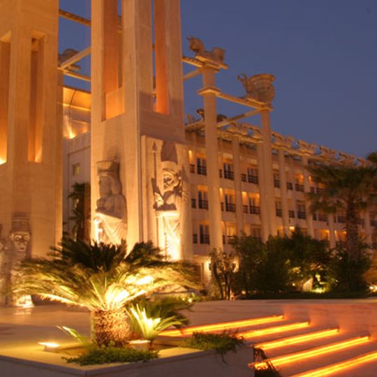 Dariush Grand Hotel