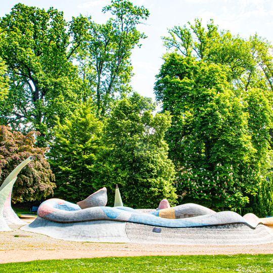 Abstraktní fontána v Bubeníkových sadech v Pardubicích