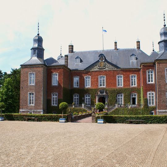 Kasteel Hillenraad: twee banken