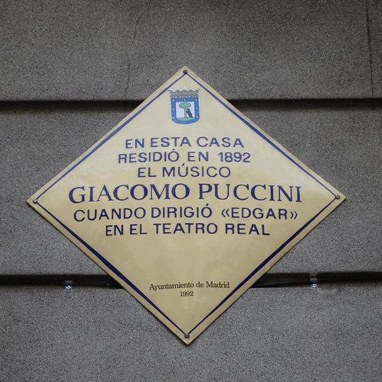 Commemorative plaque to Giacomo Puccini