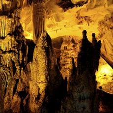 Dupnisa Cave