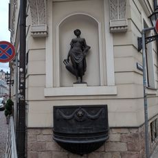 Statue