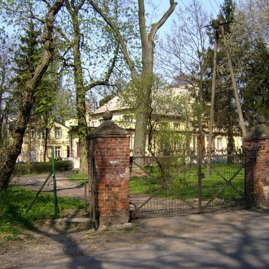 Zespół dworski w Trzebczu Szlacheckim