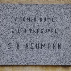 Pamětní deska Stanislava Kostky Neumanna