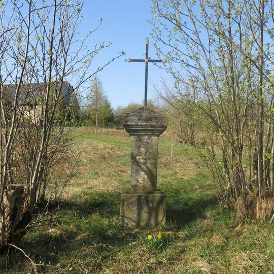 Kříž u cesty za hotelem Lípa v Cínovci