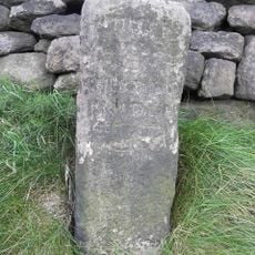 Guidestone, Wadsworth Lane jct Rowland Lane/Burlees Lane