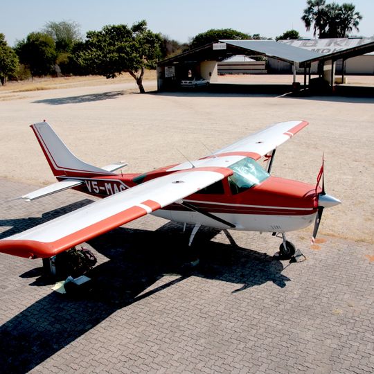 Mokuti Lodge Airport
