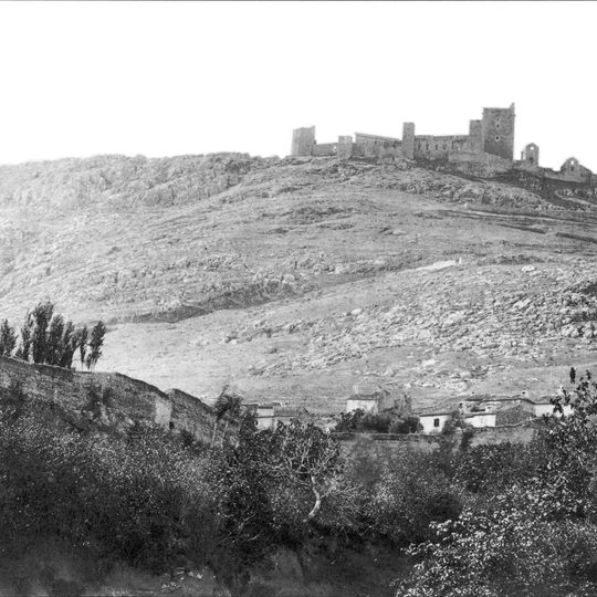 Castillo. Recinto amurallado