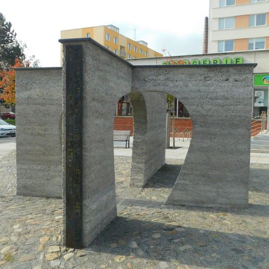 Pomník na místě kaple Sedmibolestné Panny Marie v Havlíčkově Brodě