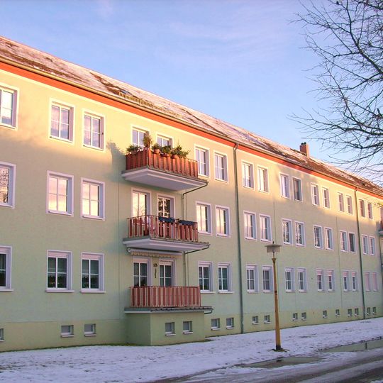Mehrfamilienhaus der Wohnanlage Westrandbebauung Am Stadtrand 1a, 1b, 1c