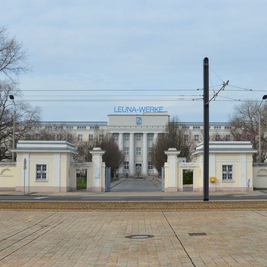 Haupttor der Leunawerke