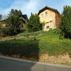 Zwei Wohnhäuser in offener Bebauung Herrental 12