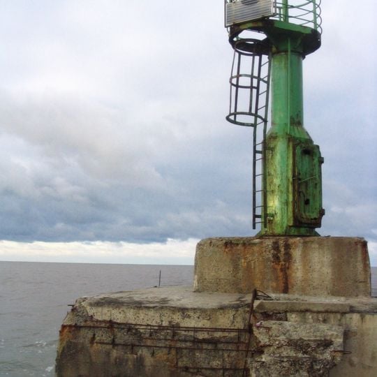 Pāvilosta west breakwater light