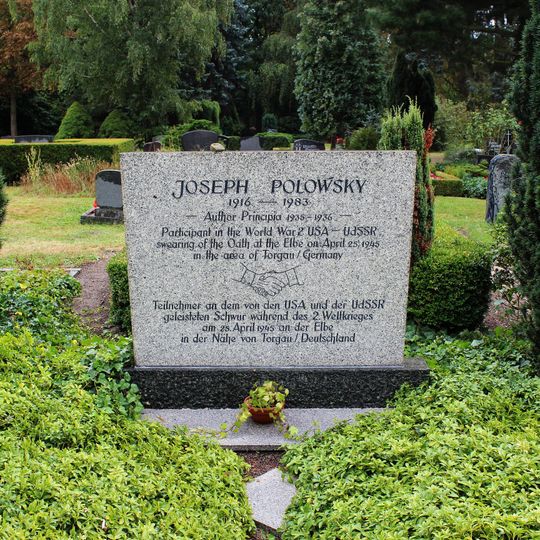 Monuments cemetery Torgau