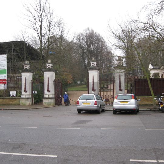 Entrance Gate Piers, Gates And Railings To Nunhead Cemetery