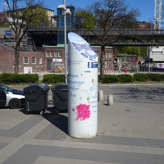Trinkwasser-Spender an den Landungsbrücken