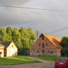 Park dworski z przyległym terenem zabudowy mieszkalnej i gospodarczej