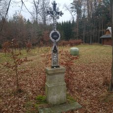 Kříž u Terezínského rybníka