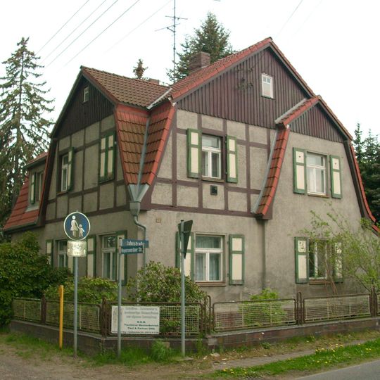 Villa Hoyerswerdaer Straße 21