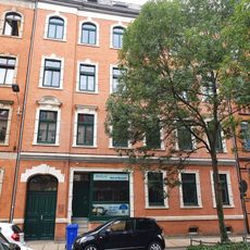 Mietshaus in geschlossener Bebauung Kreisigstraße 39